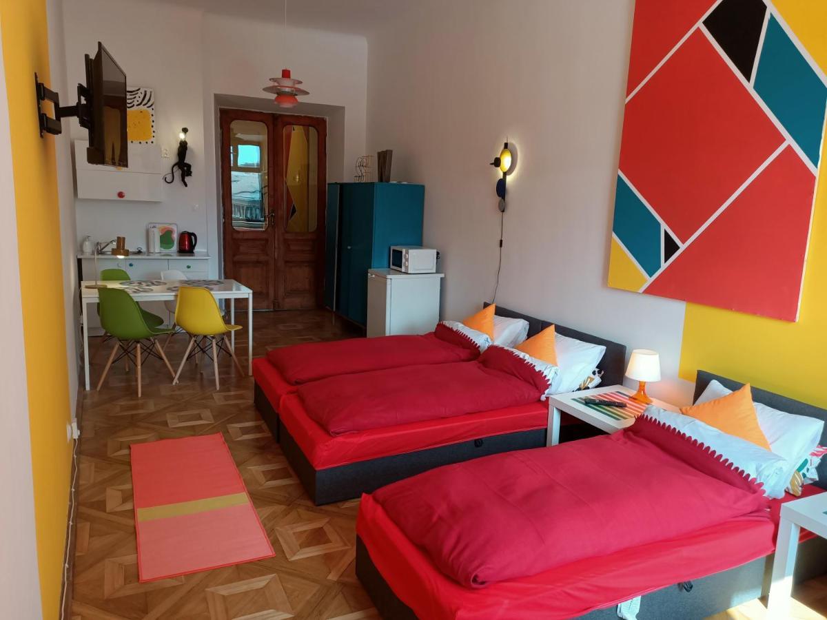View To The Cracow Basic Apartment Krakow Exterior photo