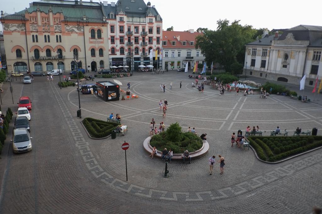 View To The Cracow Basic Apartment Krakow Exterior photo